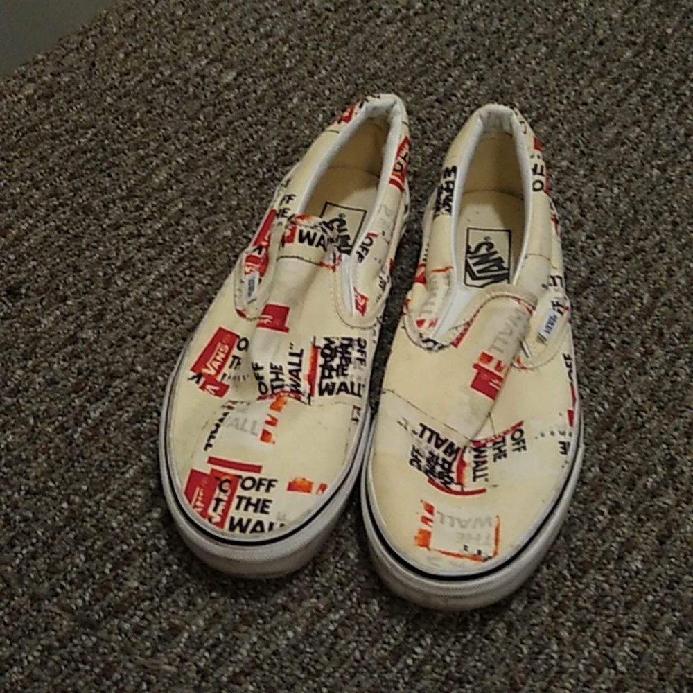 Van's men 9 or ladies 10.5